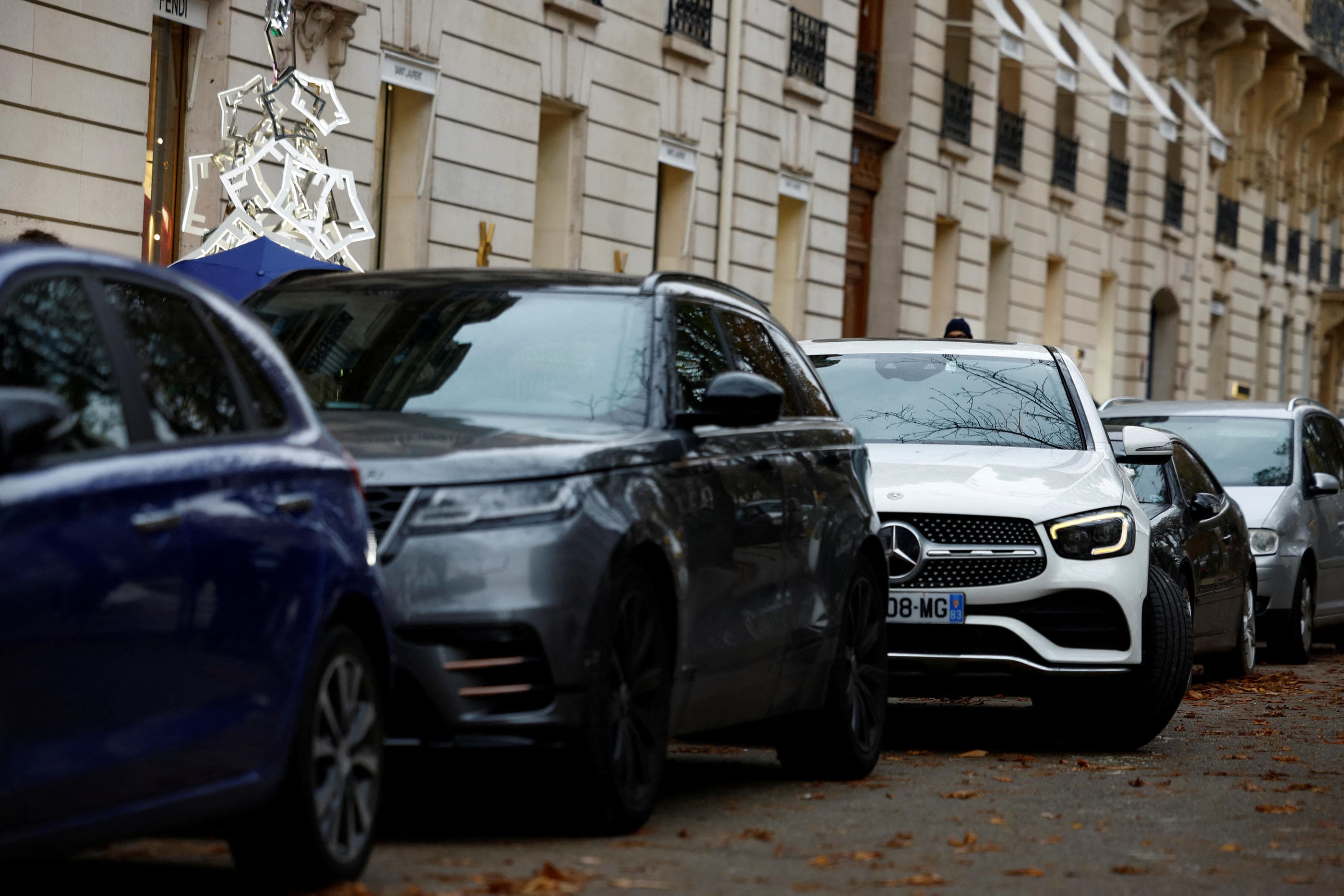 Faut-il surtaxer massivement le stationnement des SUV dans toutes les grandes villes françaises ?