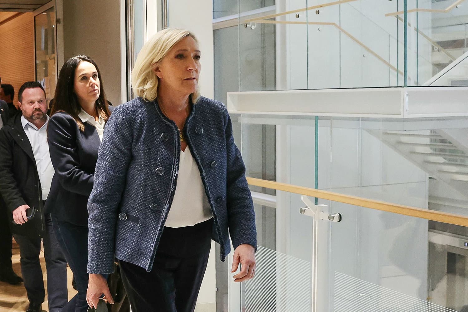 Une condamnation dans son procès en cours marquerait-elle la fin définitive de la carrière politique de Marine Le Pen ?